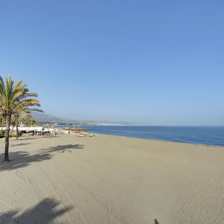 Beachfront Luxury With Private Pool ماربيا