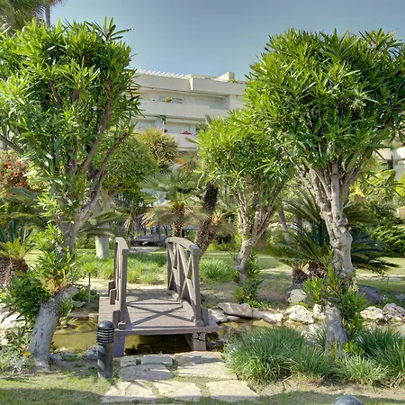 Beachfront Luxury With Private Pool شقة ماربيا