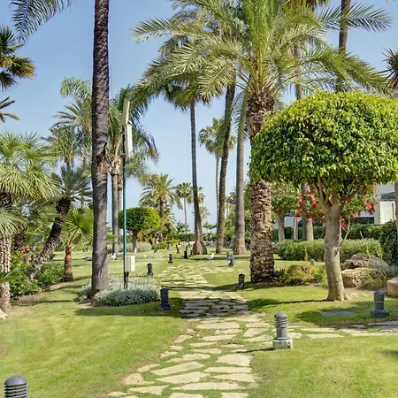 شقة Beachfront Luxury With Private Pool
