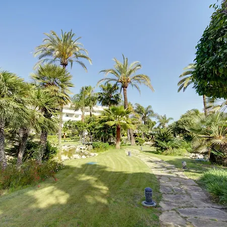 شقة Beachfront Luxury With Private Pool