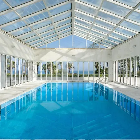 Beachfront Luxury With Private Pool شقة ماربيا