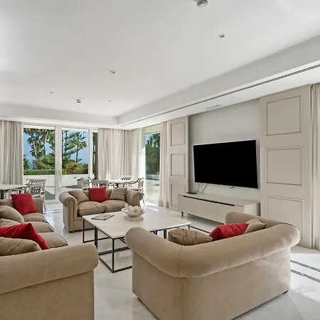 Beachfront Luxury With Private Pool * ماربيا