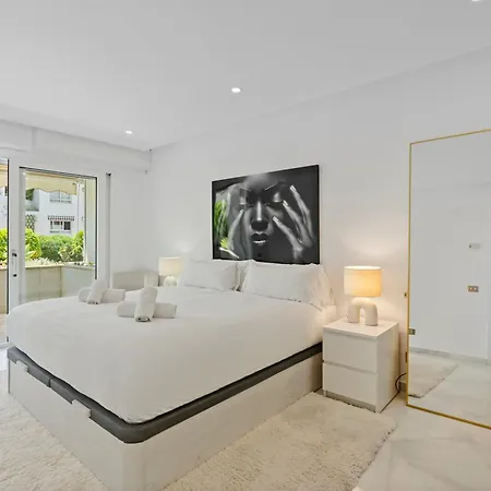 Beachfront Luxury With Private Pool شقة *