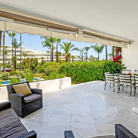 شقة Beachfront Luxury With Private Pool ماربيا