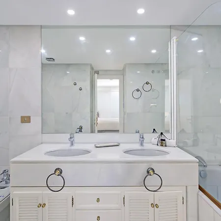شقة Beachfront Luxury With Private Pool