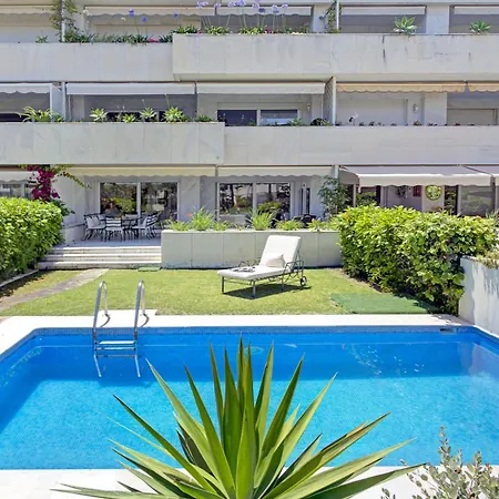 Beachfront Luxury With Private Pool شقة ماربيا